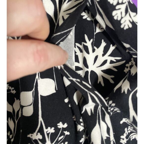 J Jill Women's XSP Black White Tropical Print Short Sleeve Rayon Shift Dress - Picture 4 of 9